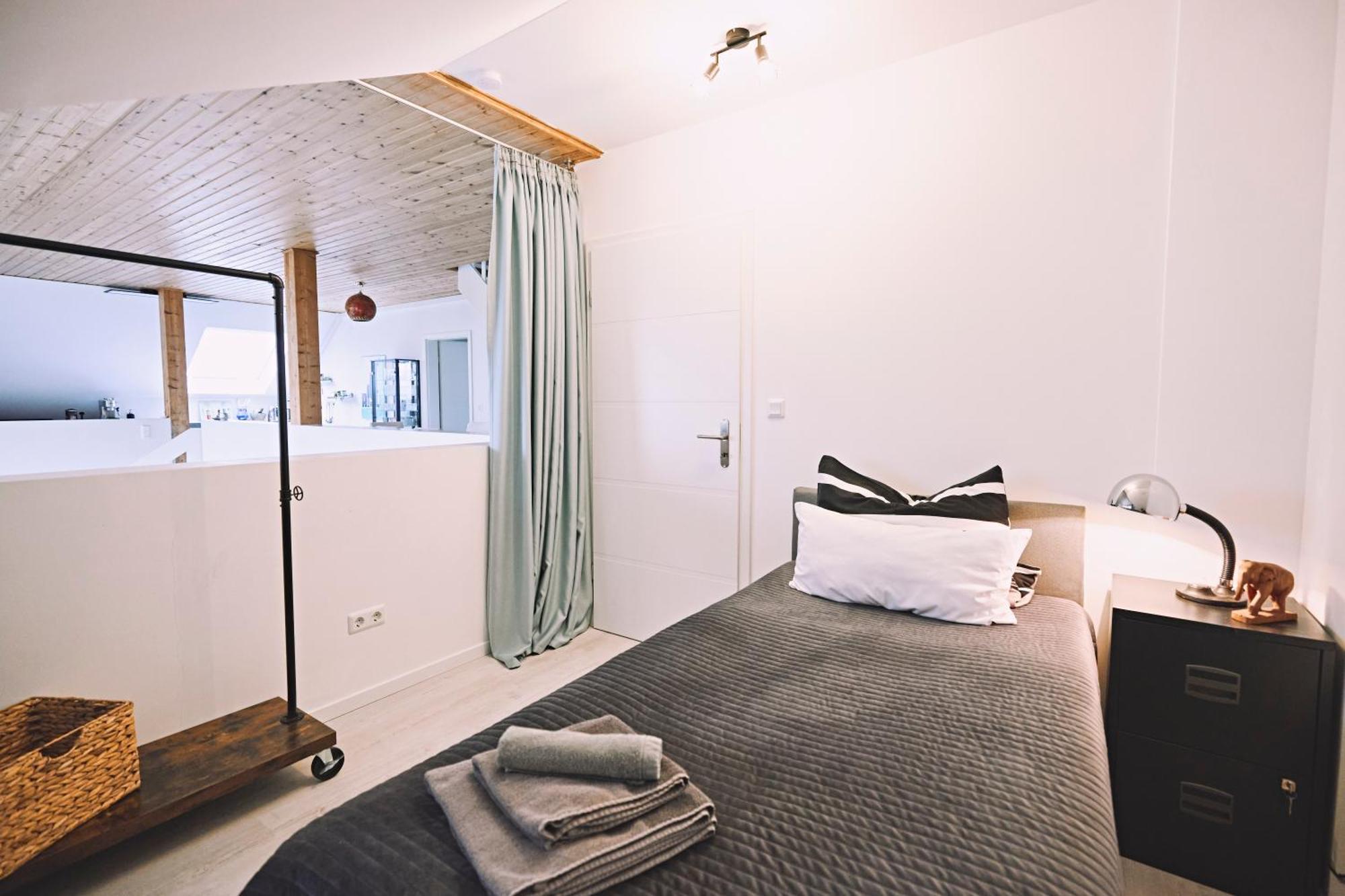 Bildstein'S "Kathmandu" Apartment Langenfeld  Bagian luar foto