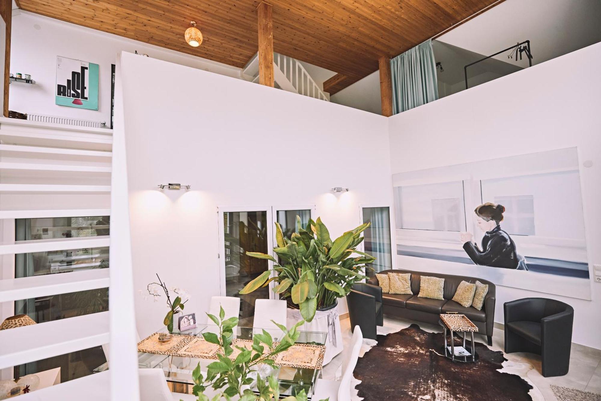 Bildstein'S "Kathmandu" Apartment Langenfeld  Bagian luar foto